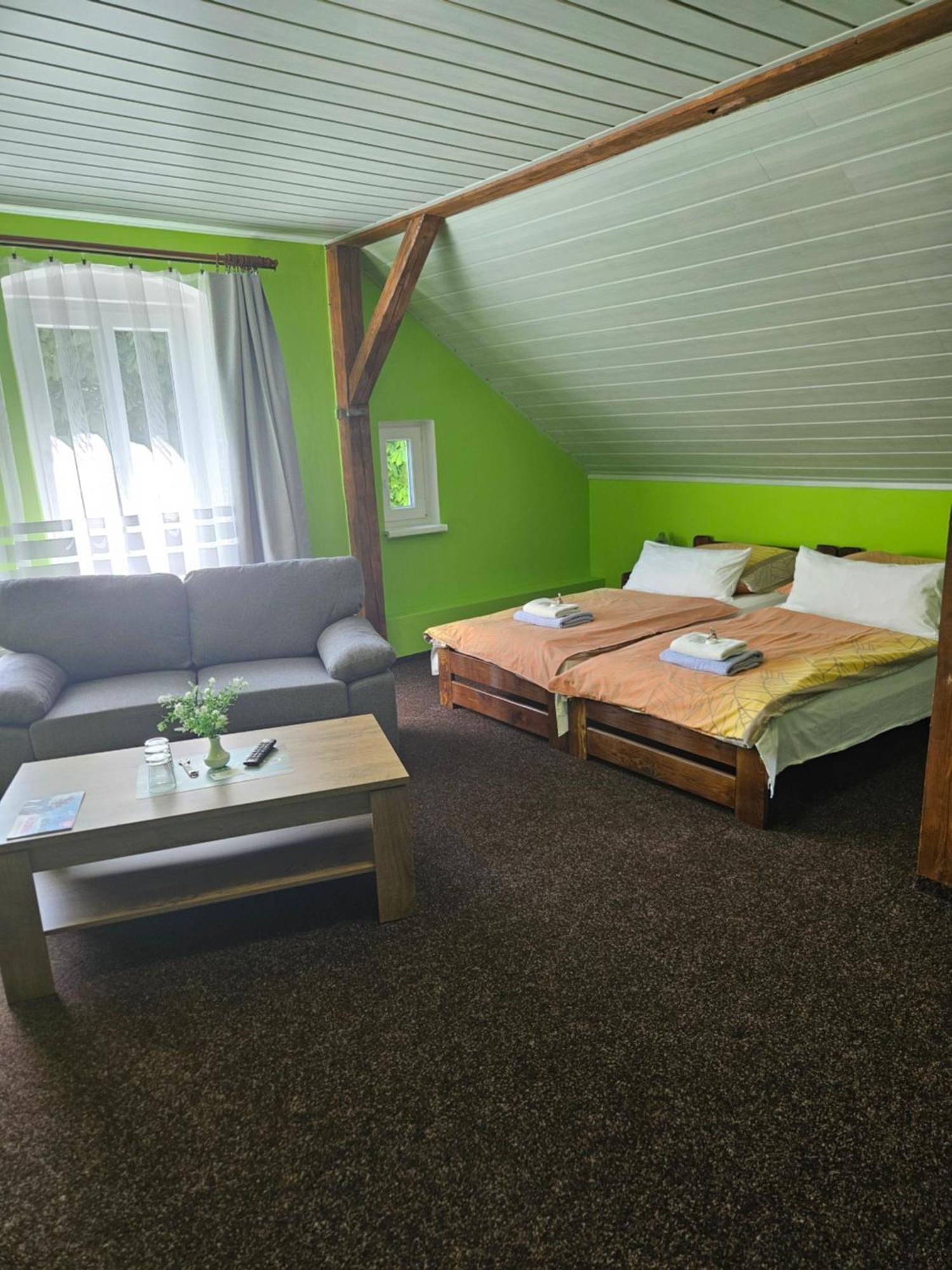 Guest House Pod Lesem Merklin Exterior photo